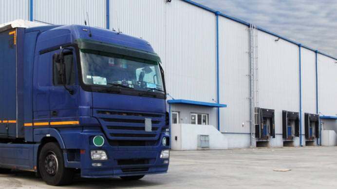 Understanding the Differences Between a 3PL and a Freight Forwarder